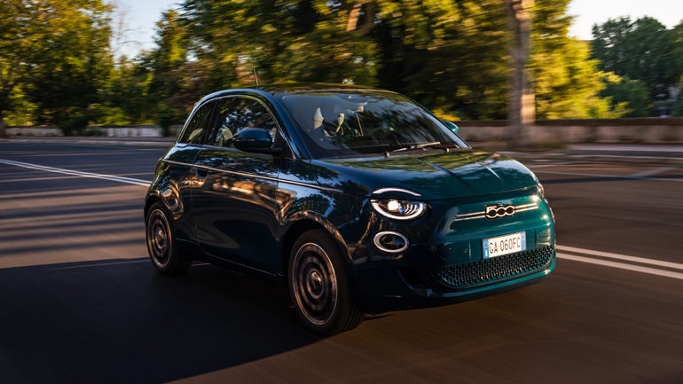 Το πρώτο test drive του ηλεκτρικού Fiat 500